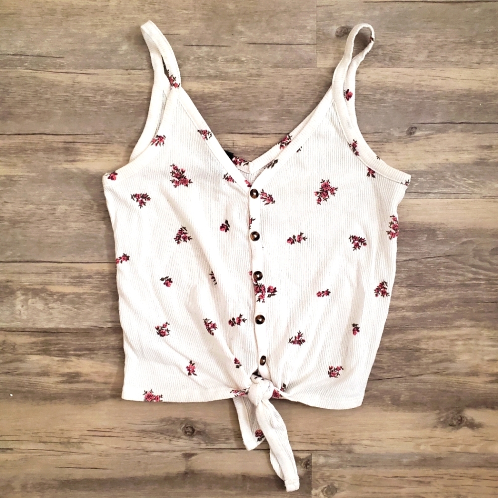 🏷Wild Fable Tie Front Crop Top🏷
